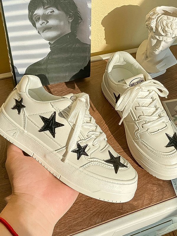 Contrasting Stars Flat Sneaker-1